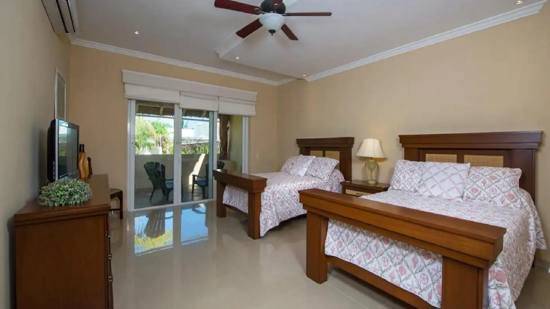 Cheerful Beach Front 3 Bedrooms Houselongo Isla Mujeres 0*,